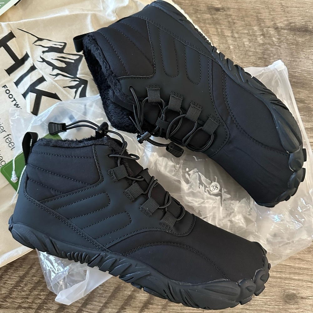 Caspar Pro - Non-slip & Waterproof Winter Barefoot Shoe (Unisex) US 7.5 - NWT